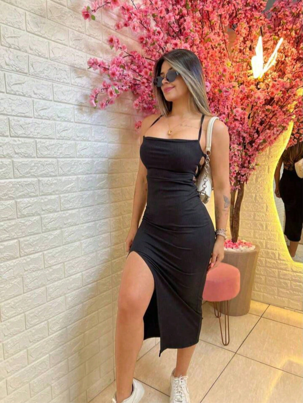 Vestido De Alçinha Midi Com Bojo Canelado