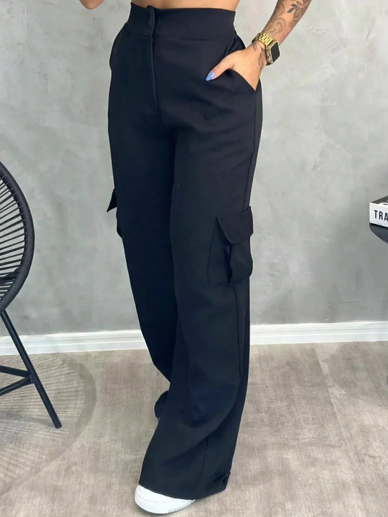 Calça Feminina Cargo Alfaiataria Pantalona com Bolsos Laterais