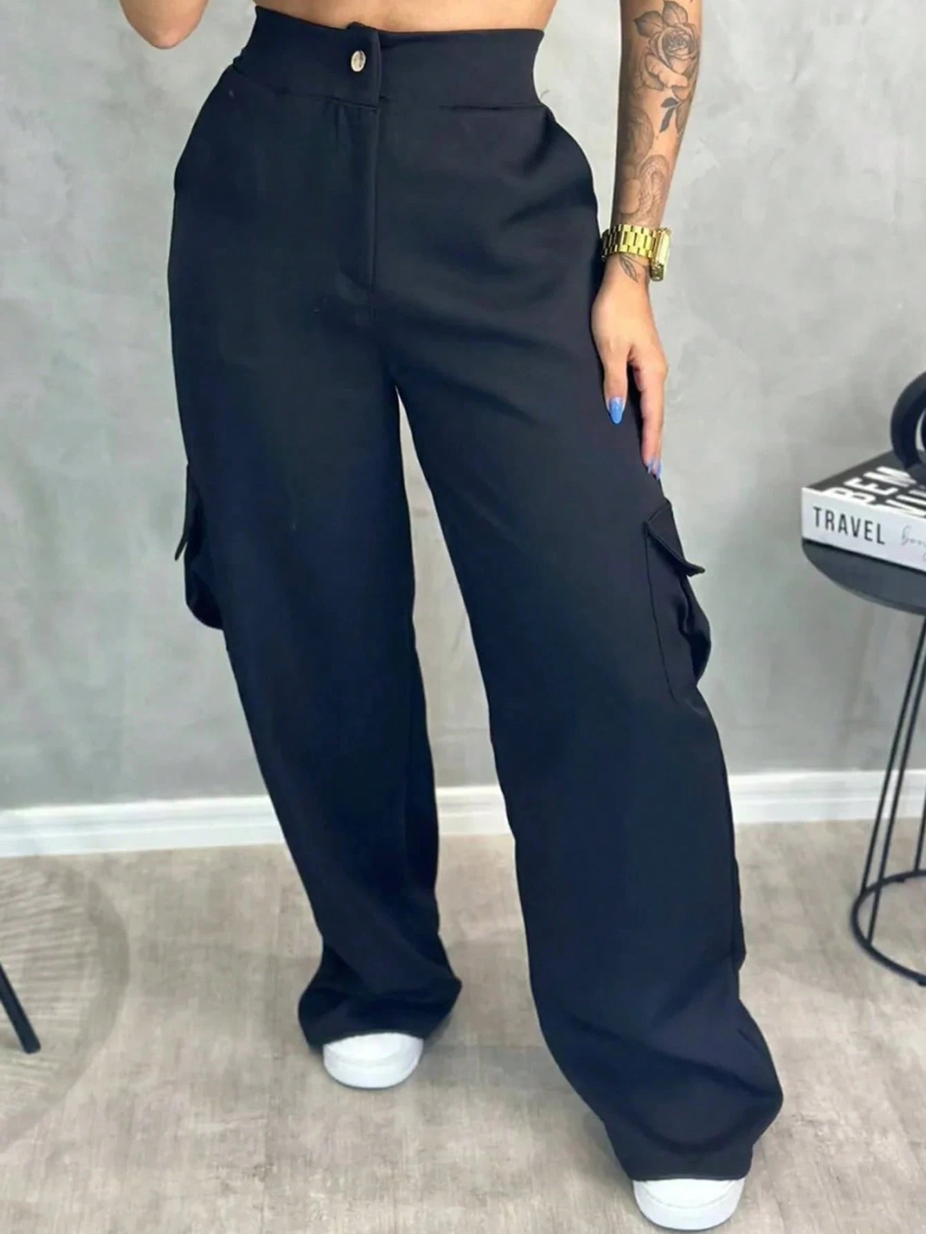 Calça Feminina Cargo Alfaiataria Pantalona com Bolsos Laterais