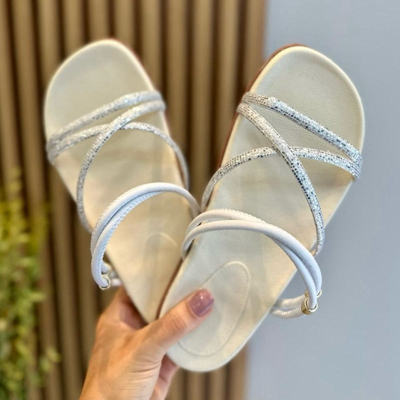 Papete Feminina com Tiras – Conforto, Estilo e Tendência da Temporada