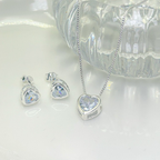 Conjunto Colar e Brinco Banhado Prata 925 a ouro 18k Ponto de Luz coração