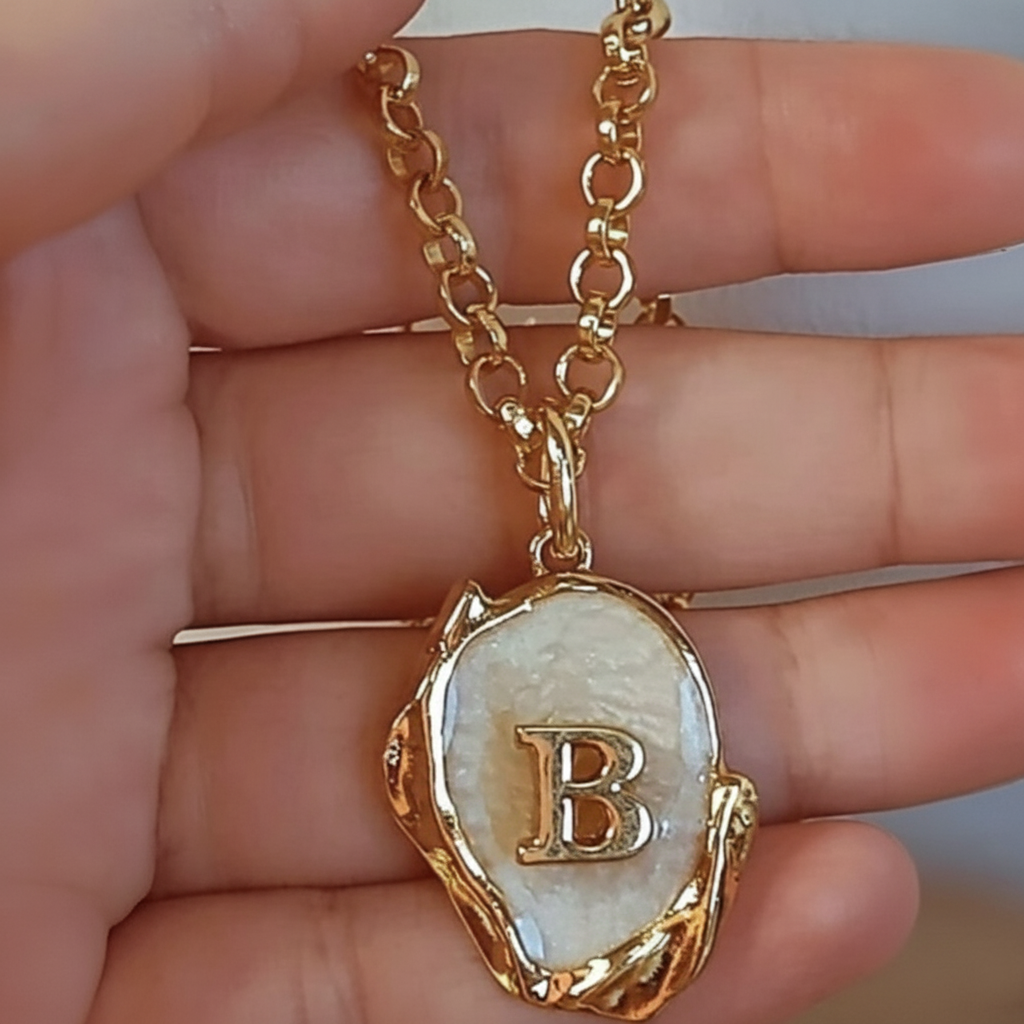 Colar Cordão Corrente Feminino Com Pingente Letra Do Nome do "A"até"Z" Banhado a ouro18k