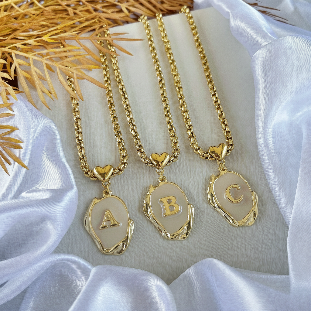 Colar Cordão Corrente Feminino Com Pingente Letra Do Nome do "A"até"Z" Banhado a ouro18k