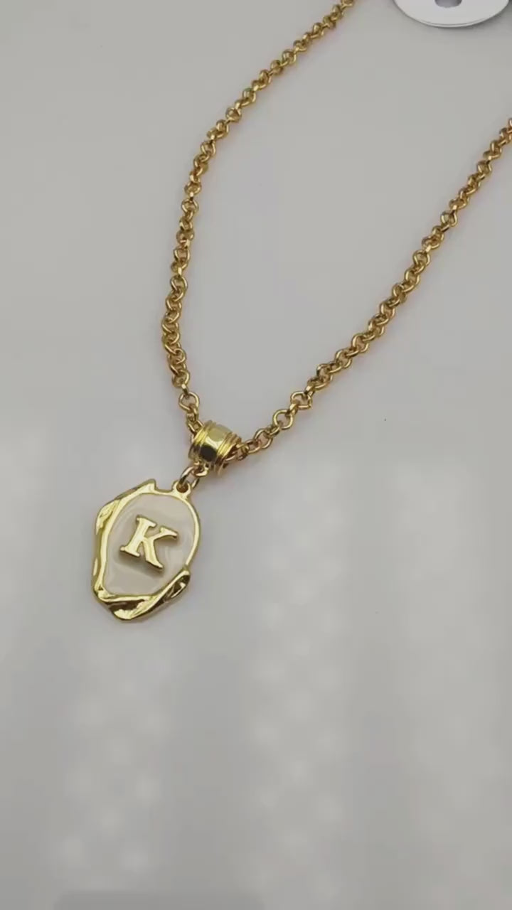 Corrente com Pingente de Titânio Banhado a Ouro 18K | Hipoalergênico e Durável